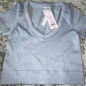 NWT Wild Fable Ribbed Short Sleeve Cropped V-Neck Top Blue Gray Size: Medium
